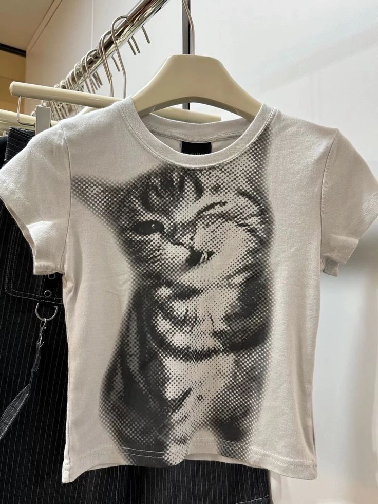 Vintage Y2K Funny Cat Baby Tee — Bold Trendy Aesthetic